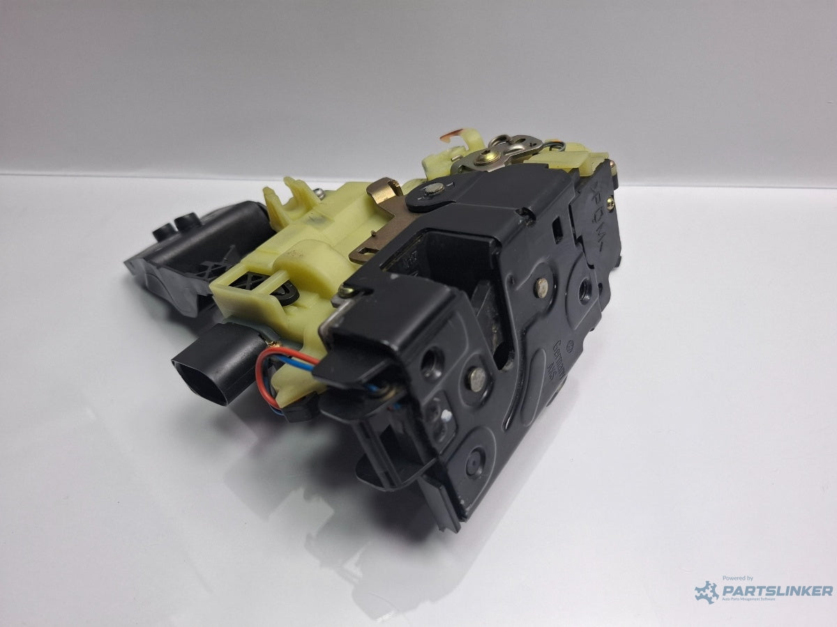 Broasca usa dreapta fata VOLKSWAGEN PASSAT Variant 3B6 2000 - 2005 TDI AVB 3B1837016AD