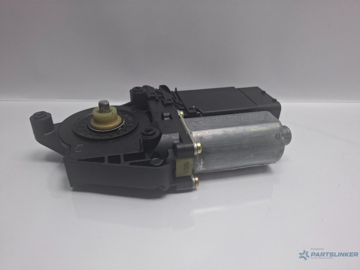 Motoras macara dreapta fata VOLKSWAGEN PASSAT Variant 3B6 2000 - 2005 TDI AVB 3B4837752MS