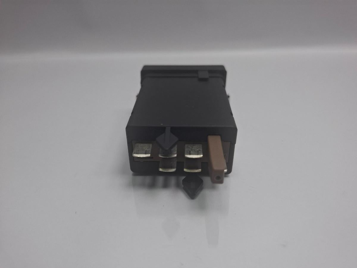 Buton incalzire scaun dreapta VOLKSWAGEN PASSAT Variant 3B6 2000 - 2005 TDI AVB 3B0963564C