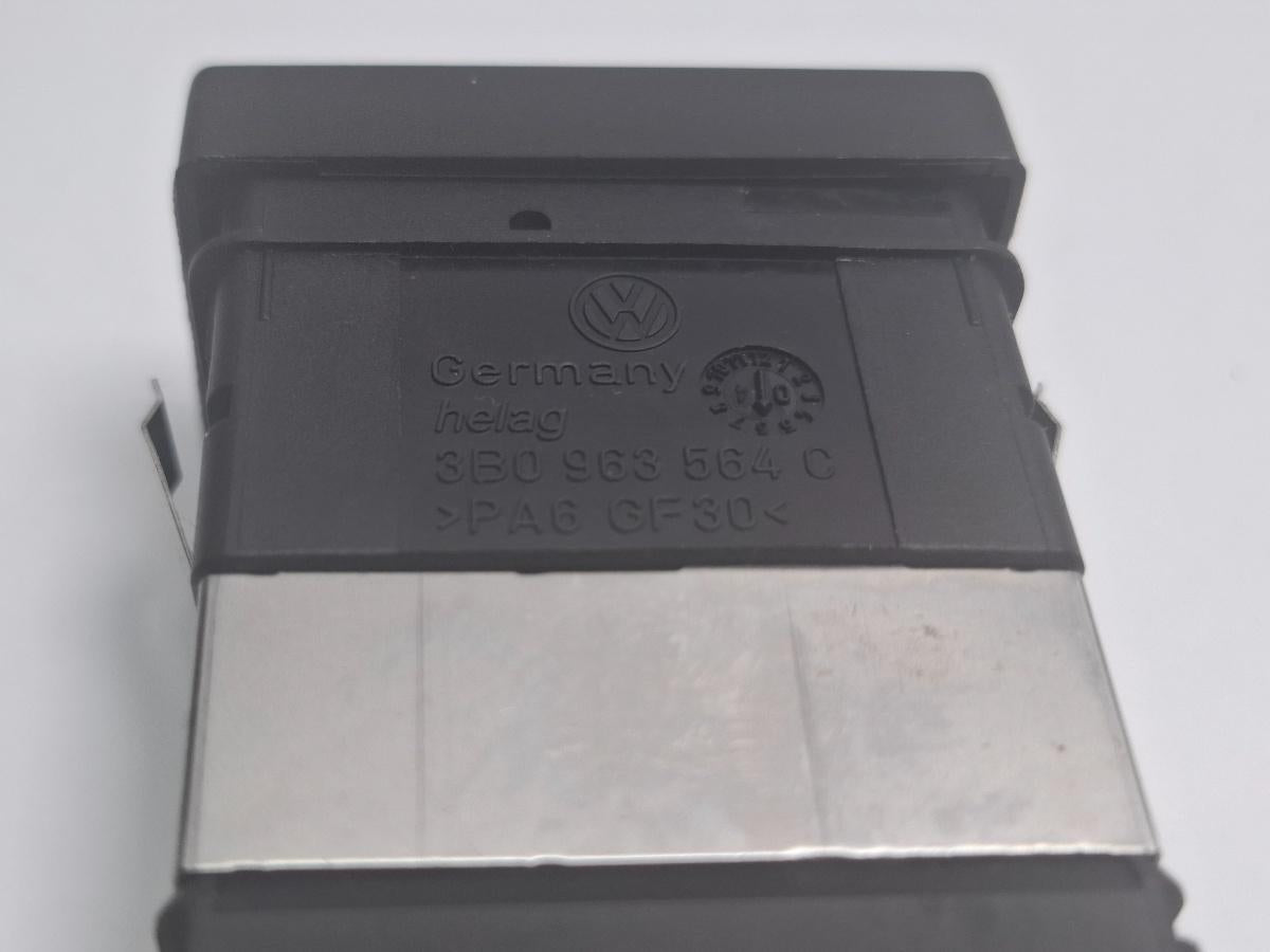 Buton incalzire scaun dreapta VOLKSWAGEN PASSAT Variant 3B6 2000 - 2005 TDI AVB 3B0963564C