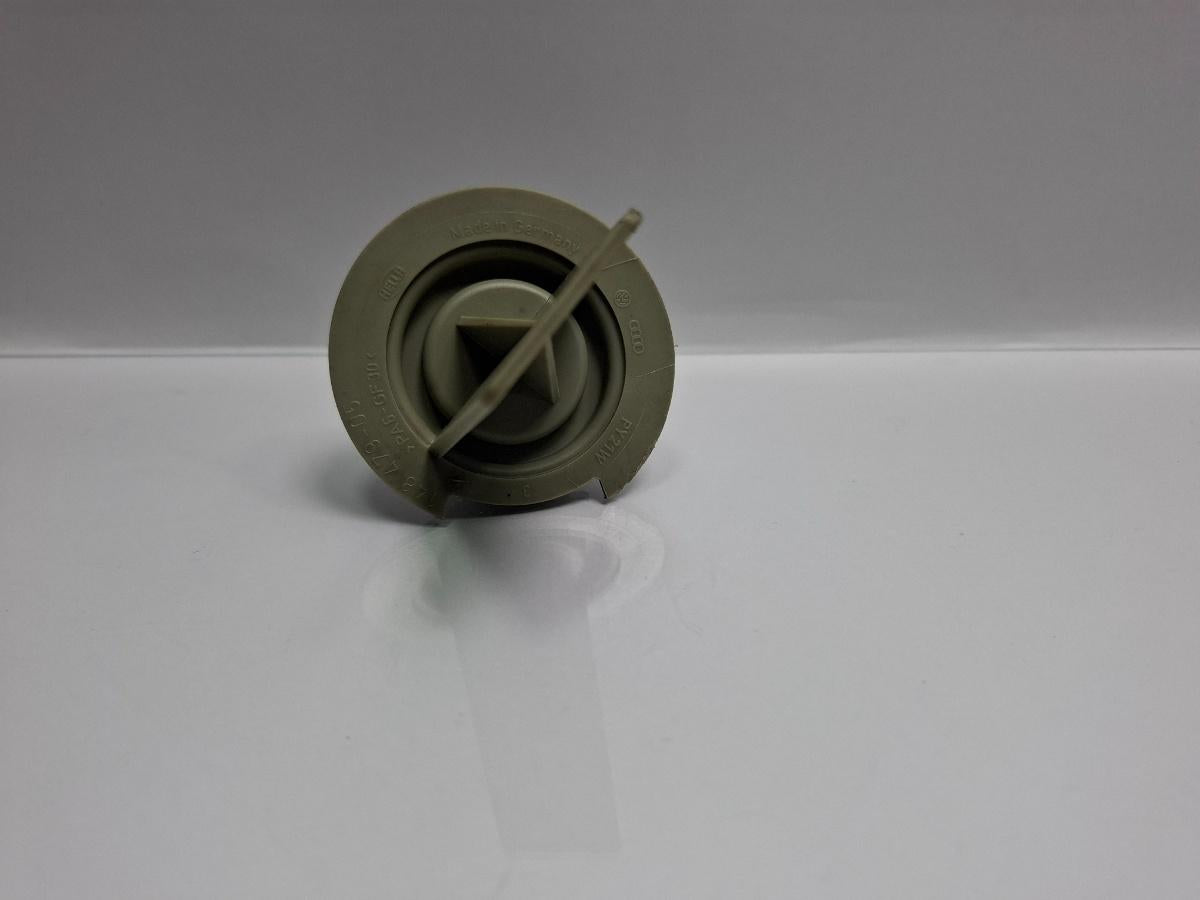 Soclu bec semnalizare VOLKSWAGEN PASSAT Variant 3B6 2000 - 2005 TDI AVB HELLA 14847905