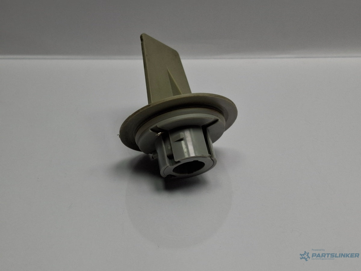 Soclu bec semnalizare VOLKSWAGEN PASSAT Variant 3B6 2000 - 2005 TDI AVB HELLA 14847905