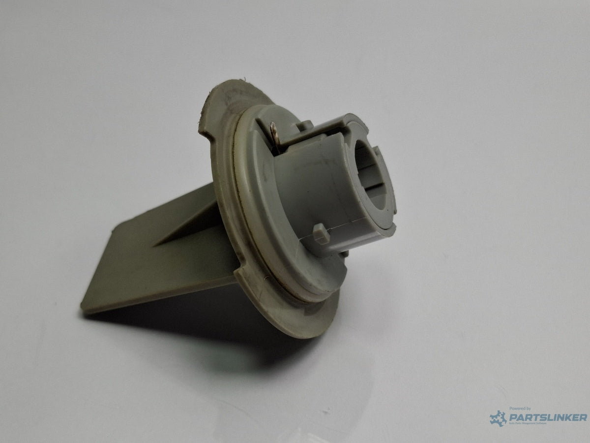 Soclu bec semnalizare VOLKSWAGEN PASSAT Variant 3B6 2000 - 2005 TDI AVB HELLA 14847905