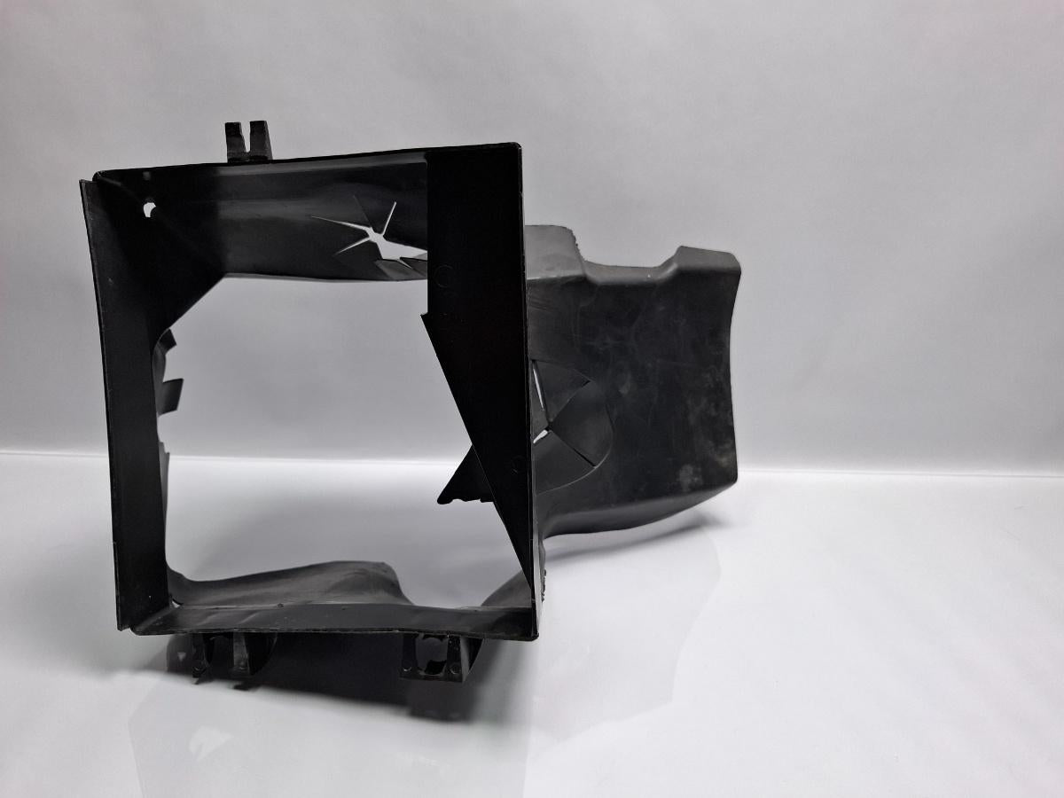Deflector aer radiator intercooler VOLKSWAGEN PASSAT Variant 3B6 2000 - 2005 TDI AVB 3B0121467C