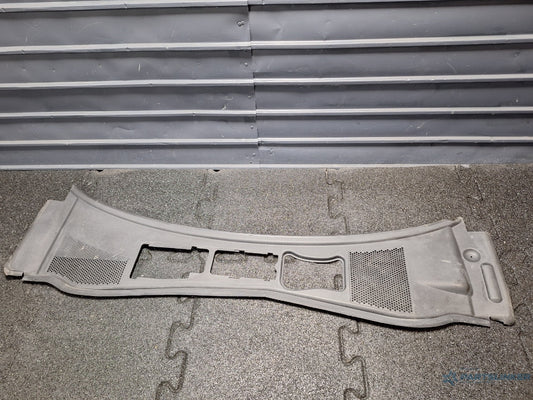 Grila stergatoare VOLKSWAGEN PASSAT Variant 3B6 2000 - 2005 TDI AVB 3B1819417D