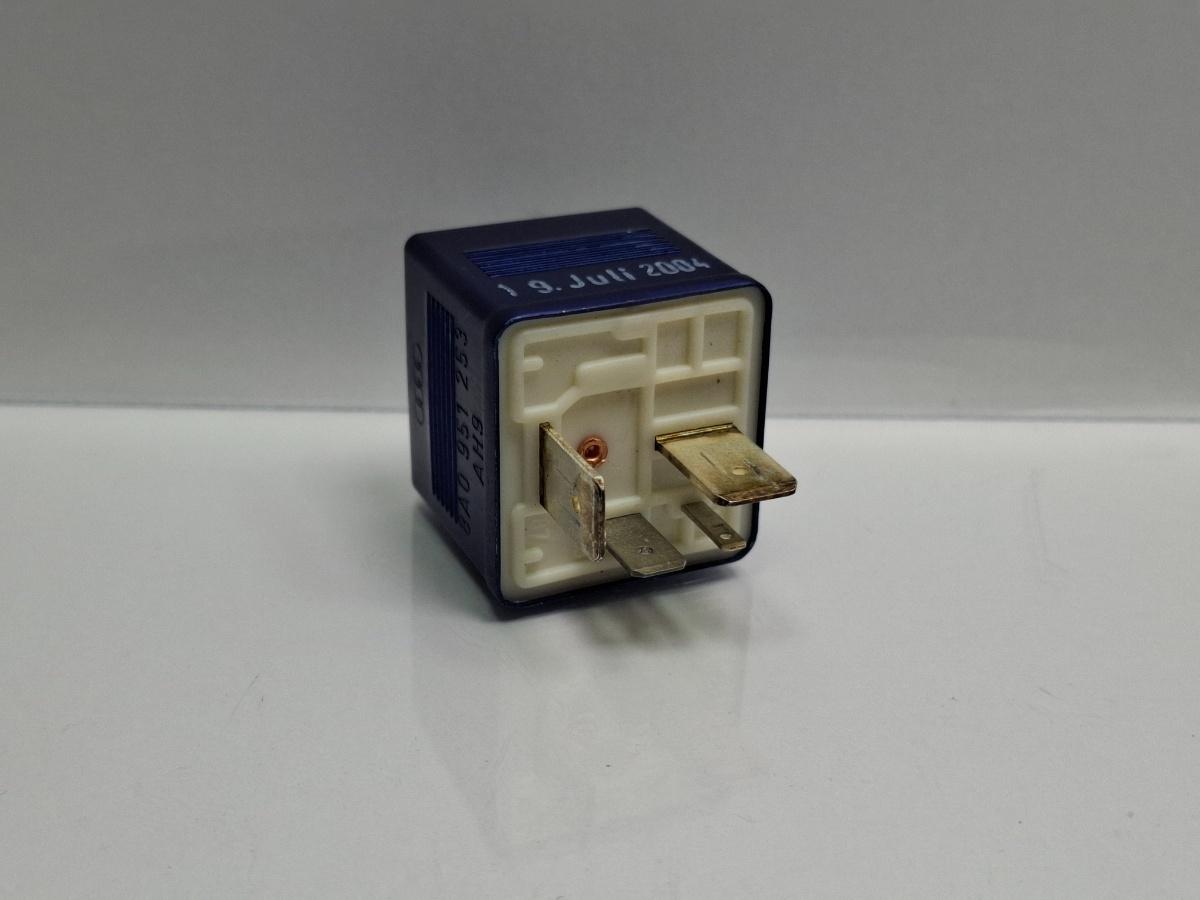 Releu 202 VOLKSWAGEN PASSAT Variant 3B6 2000 - 2005 TDI AVB 8A0951253