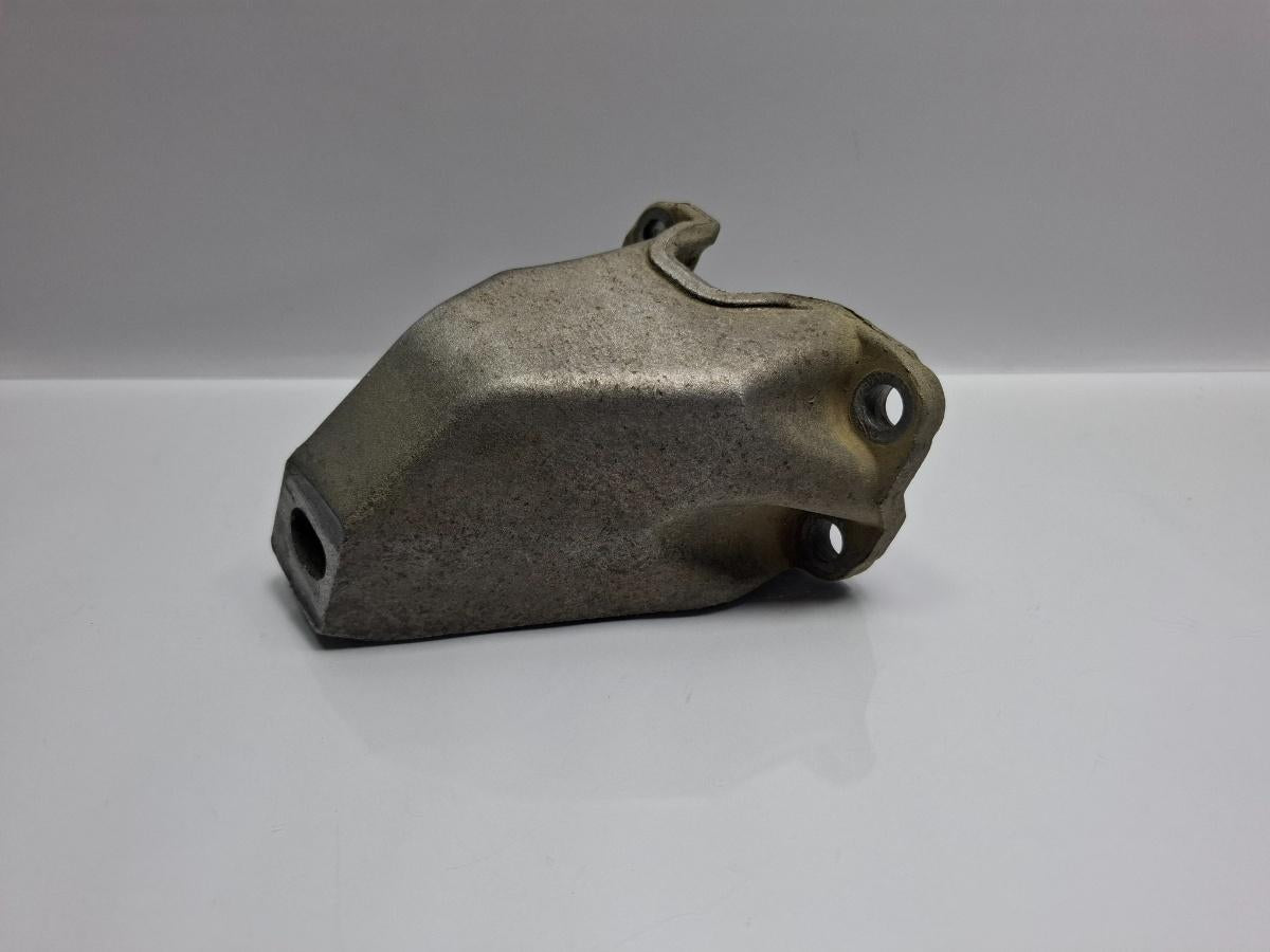 Suport cutie viteze VOLKSWAGEN PASSAT Variant 3B6 2000 - 2005 TDI AVB 8D0399113AB