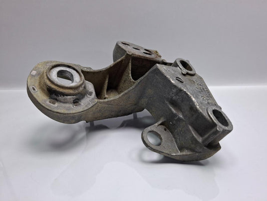 Suport bara stablizatoare dreapta fata VOLKSWAGEN PASSAT Variant 3B6 2000 - 2005 TDI AVB 8E0199352D