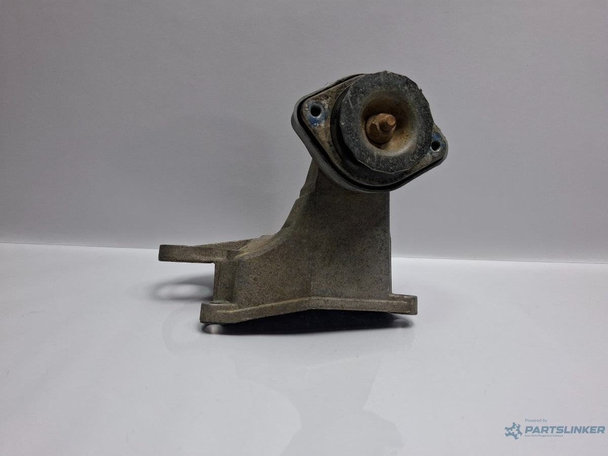 Suport cutie viteze dreapta VOLKSWAGEN PASSAT Variant 3B6 2000 - 2005 TDI AVB 8D0399114S