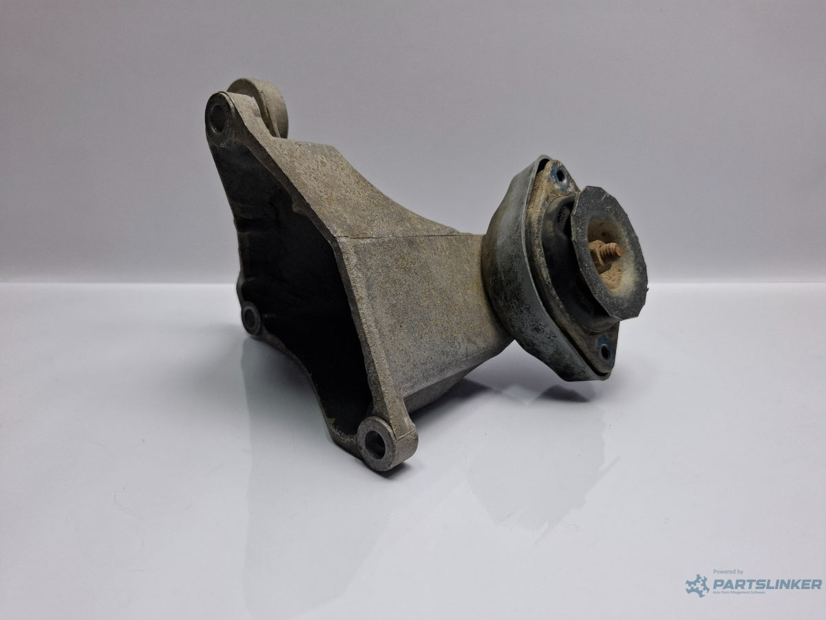 Suport cutie viteze dreapta VOLKSWAGEN PASSAT Variant 3B6 2000 - 2005 TDI AVB 8D0399114S