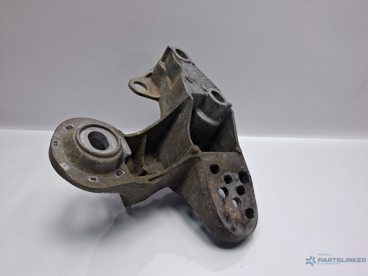 Suport bara stabilizatoare stanga fata VOLKSWAGEN PASSAT Variant 3B6 2000 - 2005 TDI AVB 8E0199351F