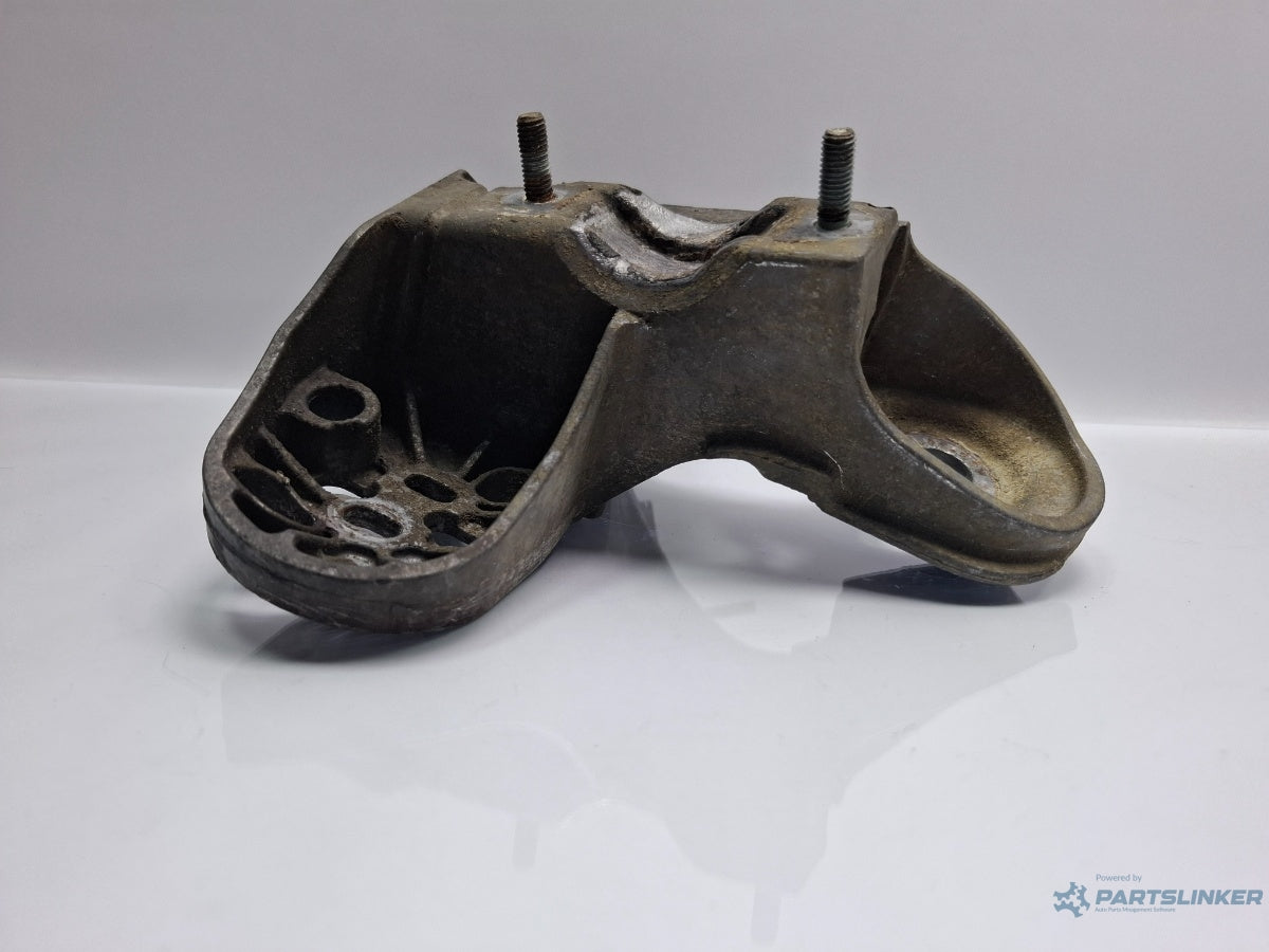 Suport bara stabilizatoare stanga fata VOLKSWAGEN PASSAT Variant 3B6 2000 - 2005 TDI AVB 8E0199351F