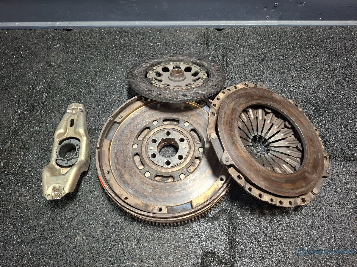 Kit ambreiaj 5+1 VOLKSWAGEN PASSAT Variant 3B6 2000 - 2005 1.9 TDI AVB 071105266