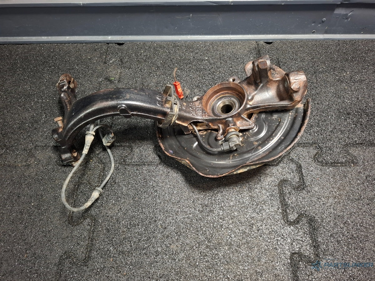 Fuzeta dreapta fata VOLKSWAGEN PASSAT Variant 3B6 2000 - 2005 TDI AVB 3B0615312