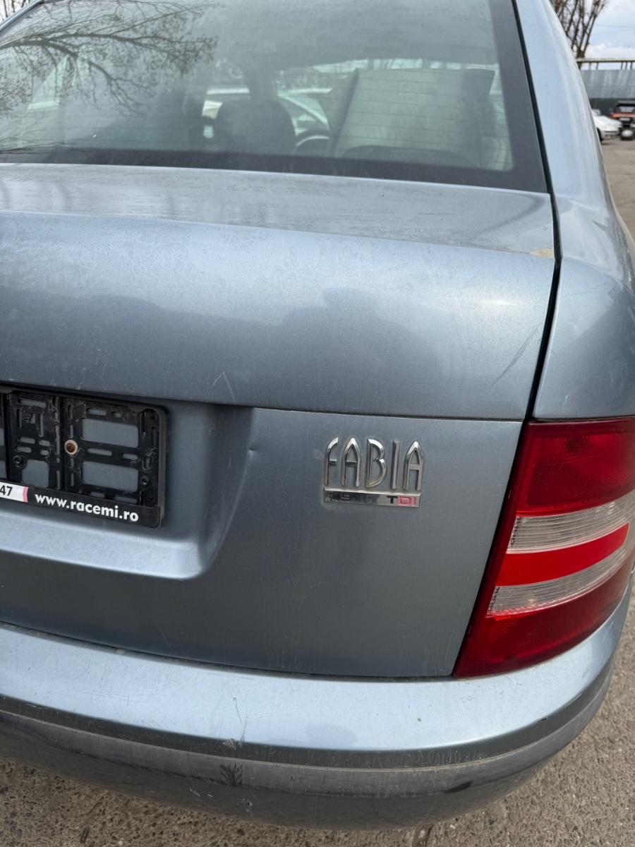 Capota portbagaj SKODA FABIA Sedan 6Y3 1999 - 2007 albastru LF7U