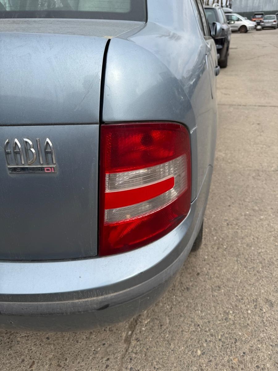 Bara spate SKODA FABIA Sedan  6Y3 1999 - 2007 albastru LF7U