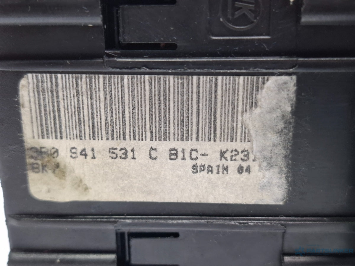 Bloc lumini SKODA SUPERB 3U4 2001 - 2008 TDI AVF, AWX 1U0941531D