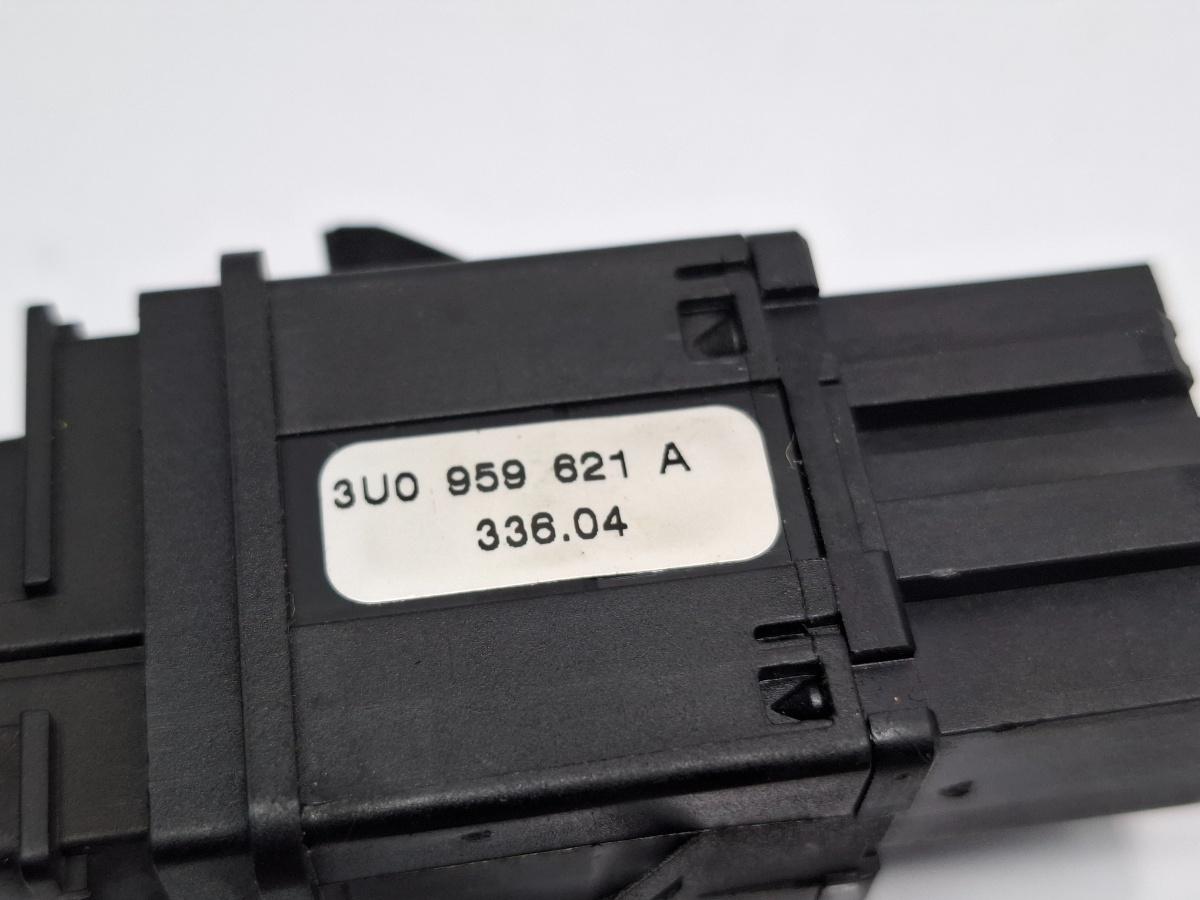 Buton dezaburire luneta SKODA SUPERB 3U4 2001 - 2008 TDI AVF, AWX 3U0959621A