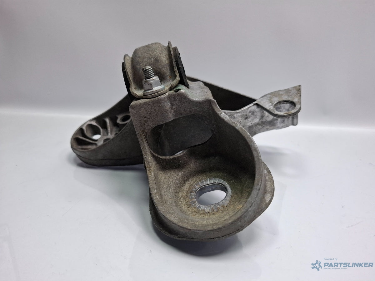 Suport bara stabilizatoare stanga fata SKODA SUPERB 3U4 2001 - 2008 TDI AVF, AWX 8E0199351