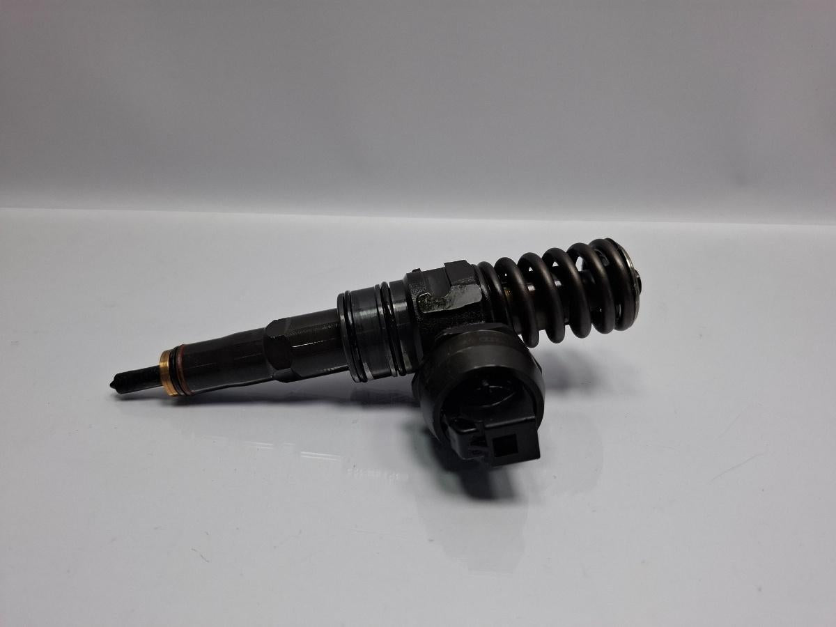 Injector  VOLKSWAGEN GOLF V 1K1 2003 - 20091.9 TDI BKC, BLS, BXE 038130073AG