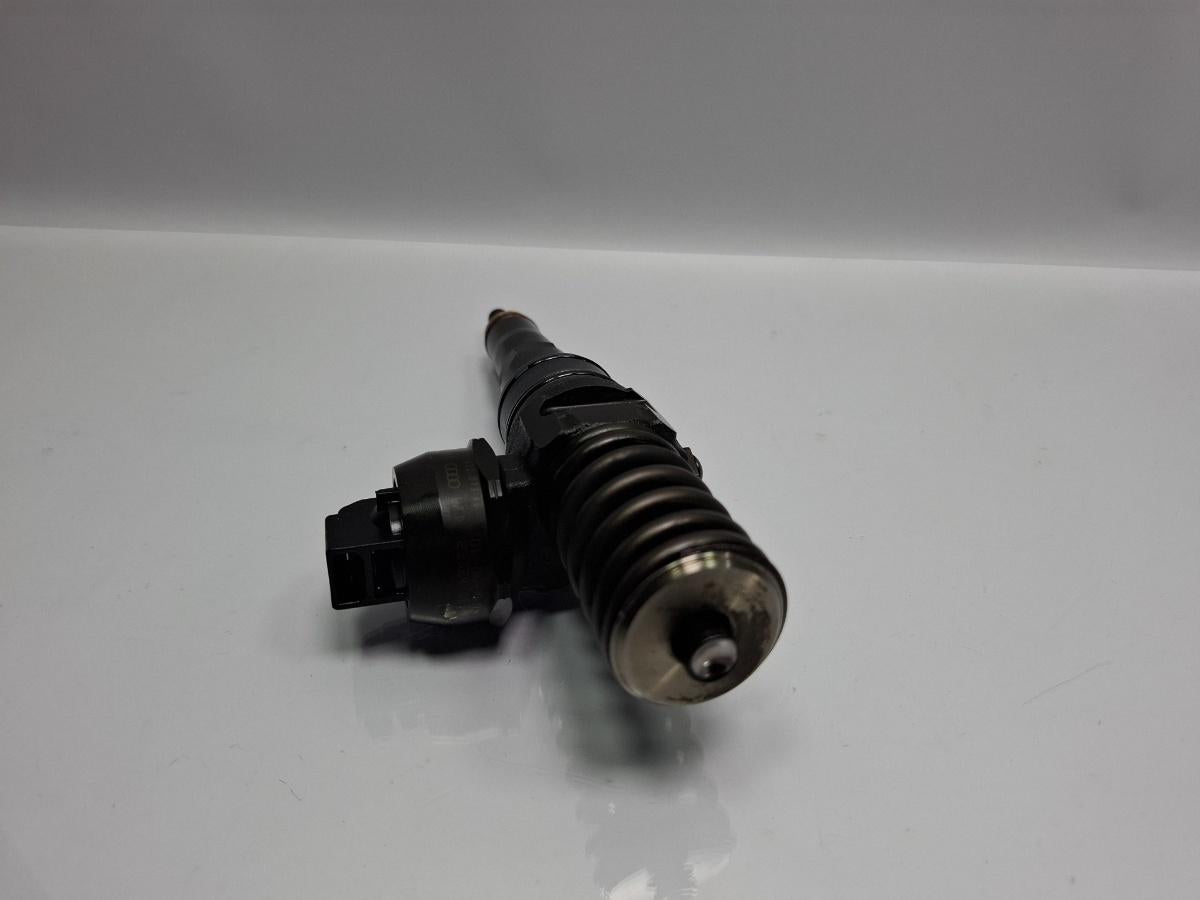 Injector  VOLKSWAGEN GOLF V 1K1 2003 - 20091.9 TDI BKC, BLS, BXE 038130073AG