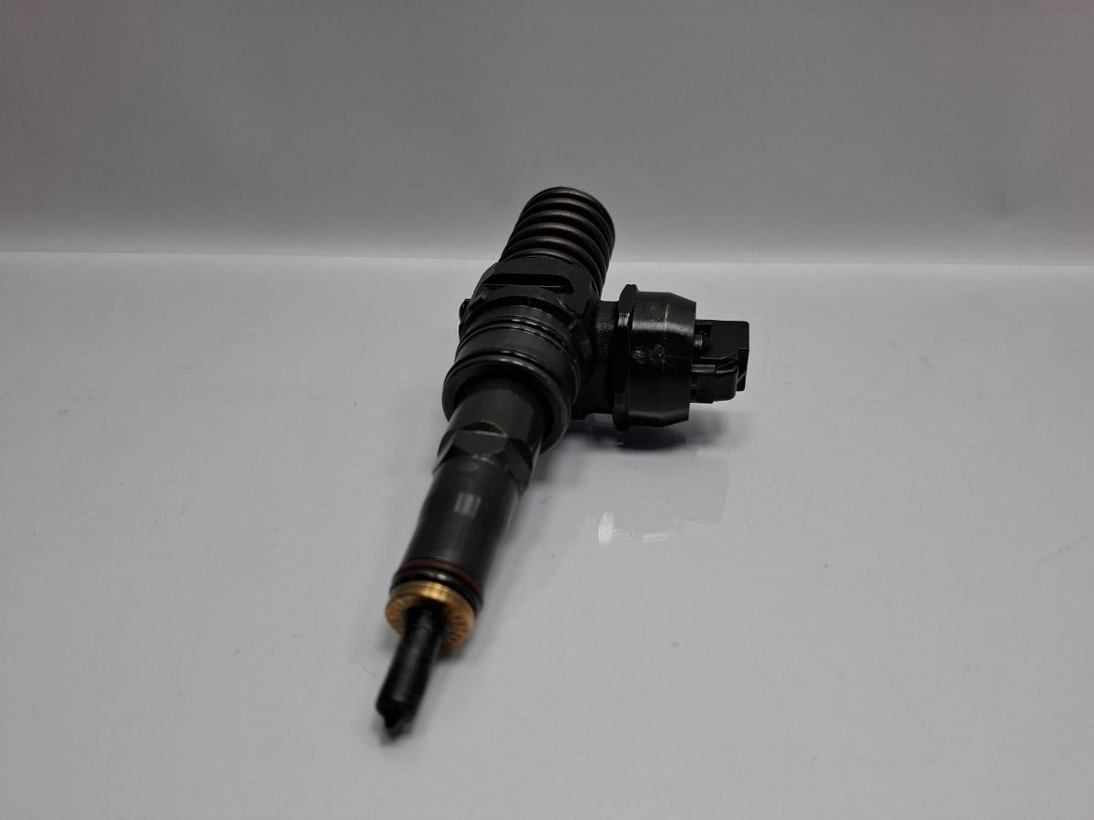 Injector  VOLKSWAGEN GOLF V 1K1 2003 - 20091.9 TDI BKC, BLS, BXE 038130073AG