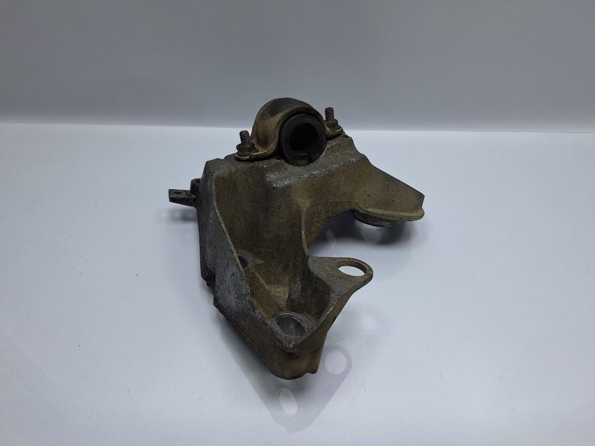 Suport bara stabilizatoare fata dreapta SKODA SUPERB 3U4 2001 - 2008 TDI AVF, AWX 8E0199352F