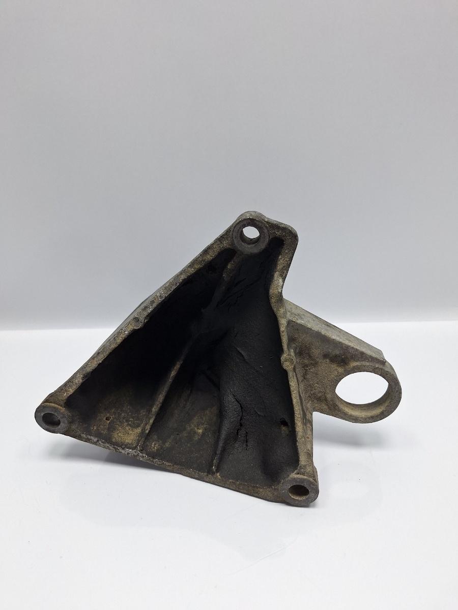 Suport tampon cutie de viteze dreapta SKODA SUPERB 3U4 2001 - 2008 TDI AVF, AWX 8D0399114S