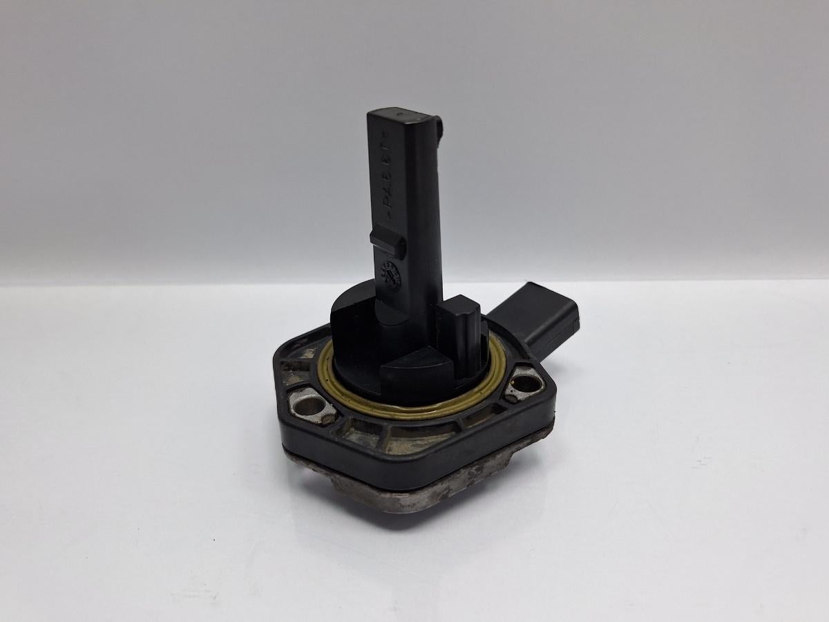 Senzor nivel ulei SKODA SUPERB 3U4 2001 - 2008 TDI AVF, AWX HELLA 6PR00807902 1J0907660B