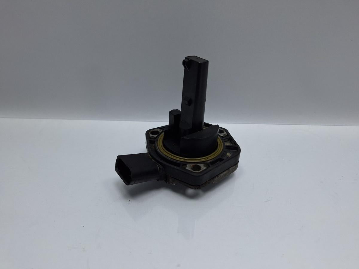 Senzor nivel ulei SKODA SUPERB 3U4 2001 - 2008 TDI AVF, AWX HELLA 6PR00807902 1J0907660B