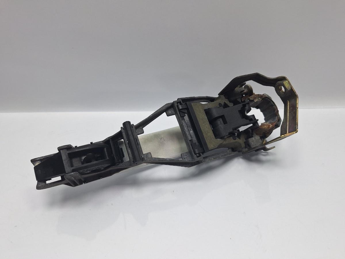 Maner exterior portiera stanga fata SKODA SUPERB 3U4 2001 - 2008 TDI AVF, AWX 3B0837885
