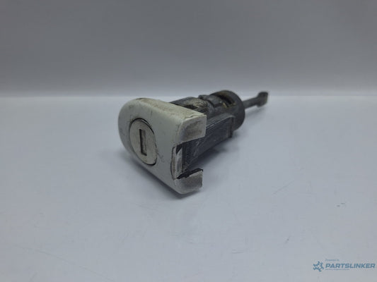 Butuc usa SKODA SUPERB 3U4 2001 - 2008 TDI AVF, AWX 3U0837167