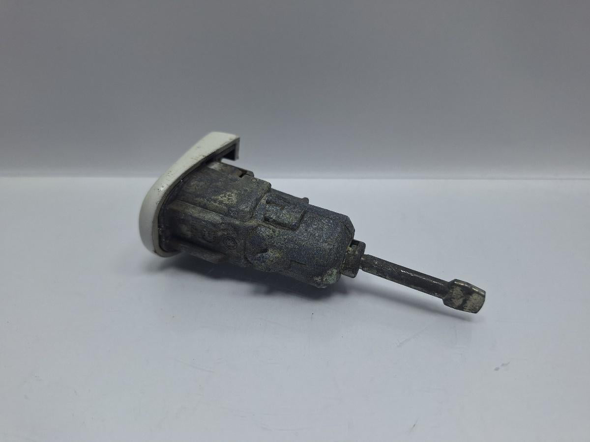 Butuc usa SKODA SUPERB 3U4 2001 - 2008 TDI AVF, AWX 3U0837167
