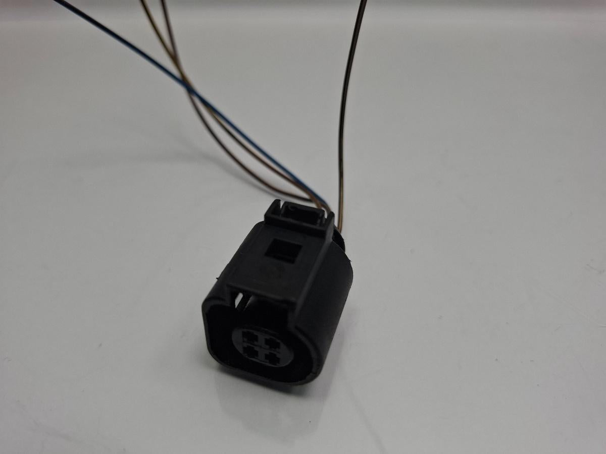 Mufa conector 4 pini SKODA SUPERB 3U4 2001 - 2008 TDI AVF, AWX 4B0973712