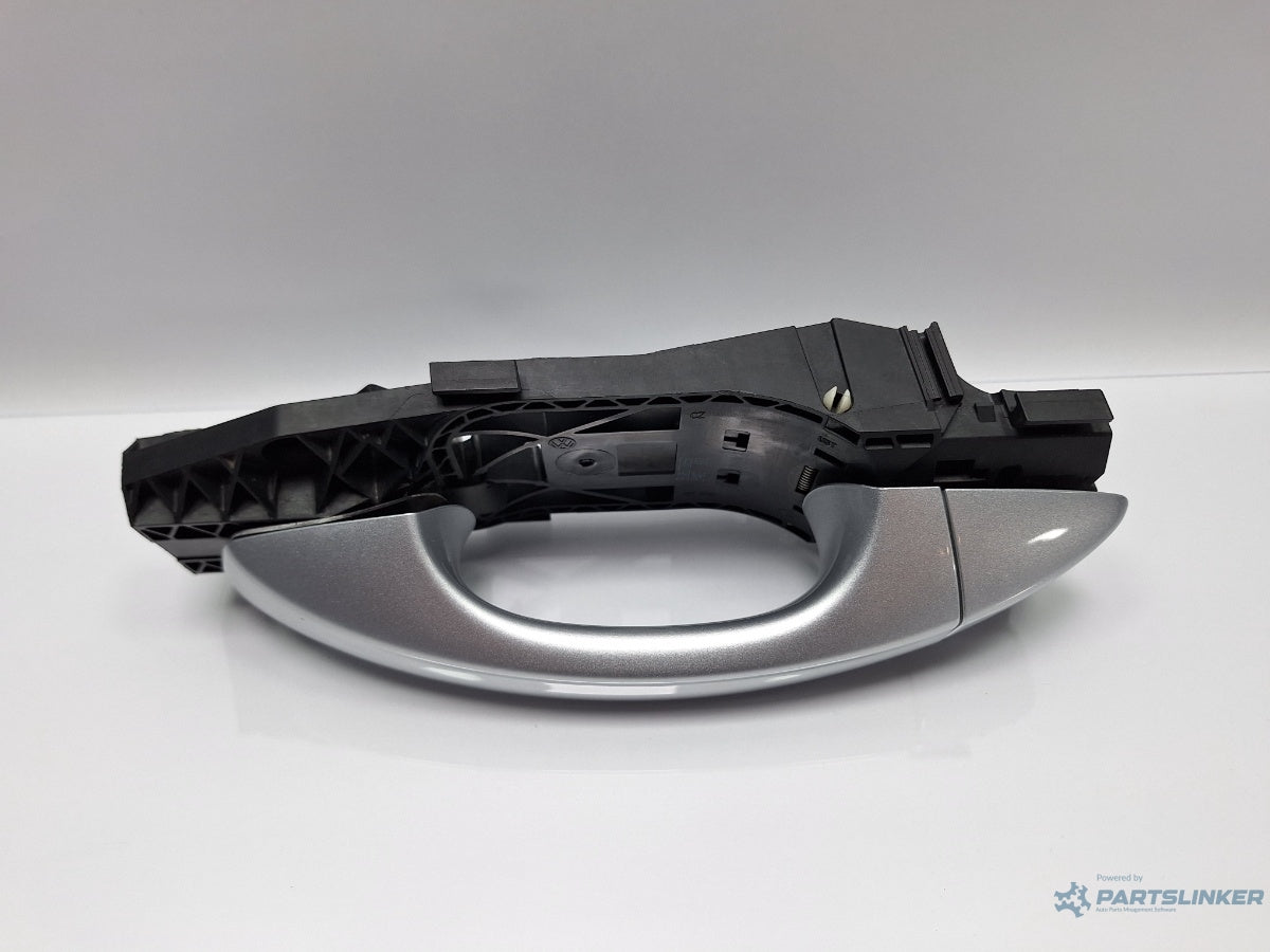 Maner exterior cu suport usa LA7W stanga spate SKODA OCTAVIA Combi 5E5 2012 - > TDI CKFC, CRMB, CYKA 5L0837885C