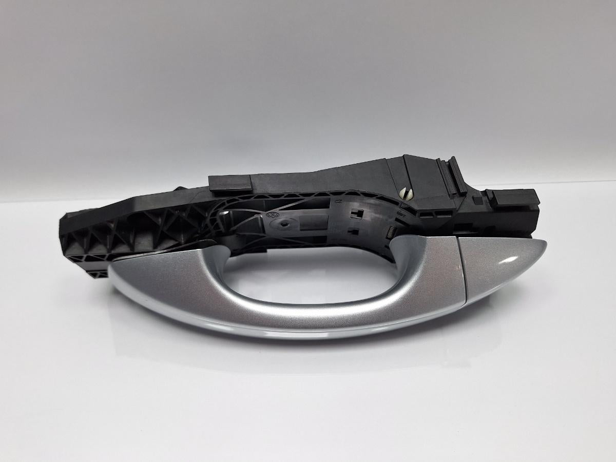 Maner exterior cu suport usa LA7W stanga spate SKODA OCTAVIA Combi 5E5 2012 - > TDI CKFC, CRMB, CYKA 5L0837885C