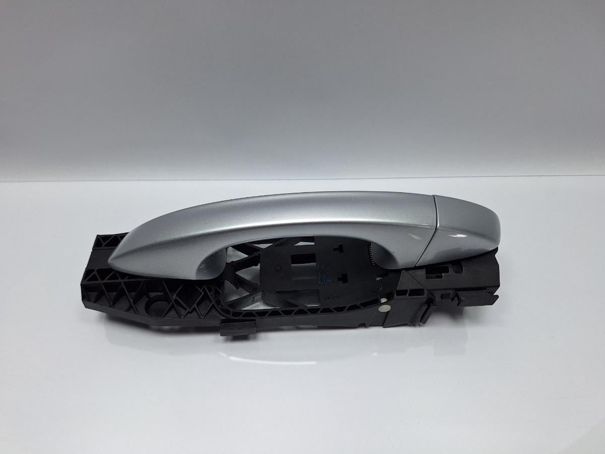 Maner exterior cu suport usa LA7W stanga spate SKODA OCTAVIA Combi 5E5 2012 - > TDI CKFC, CRMB, CYKA 5L0837885C