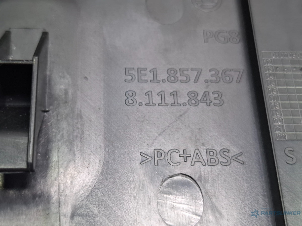 Mufa Auxiliara / USB SKODA OCTAVIA Combi 5E5 2012 - > TDI CKFC, CRMB, CYKA 5E1857367