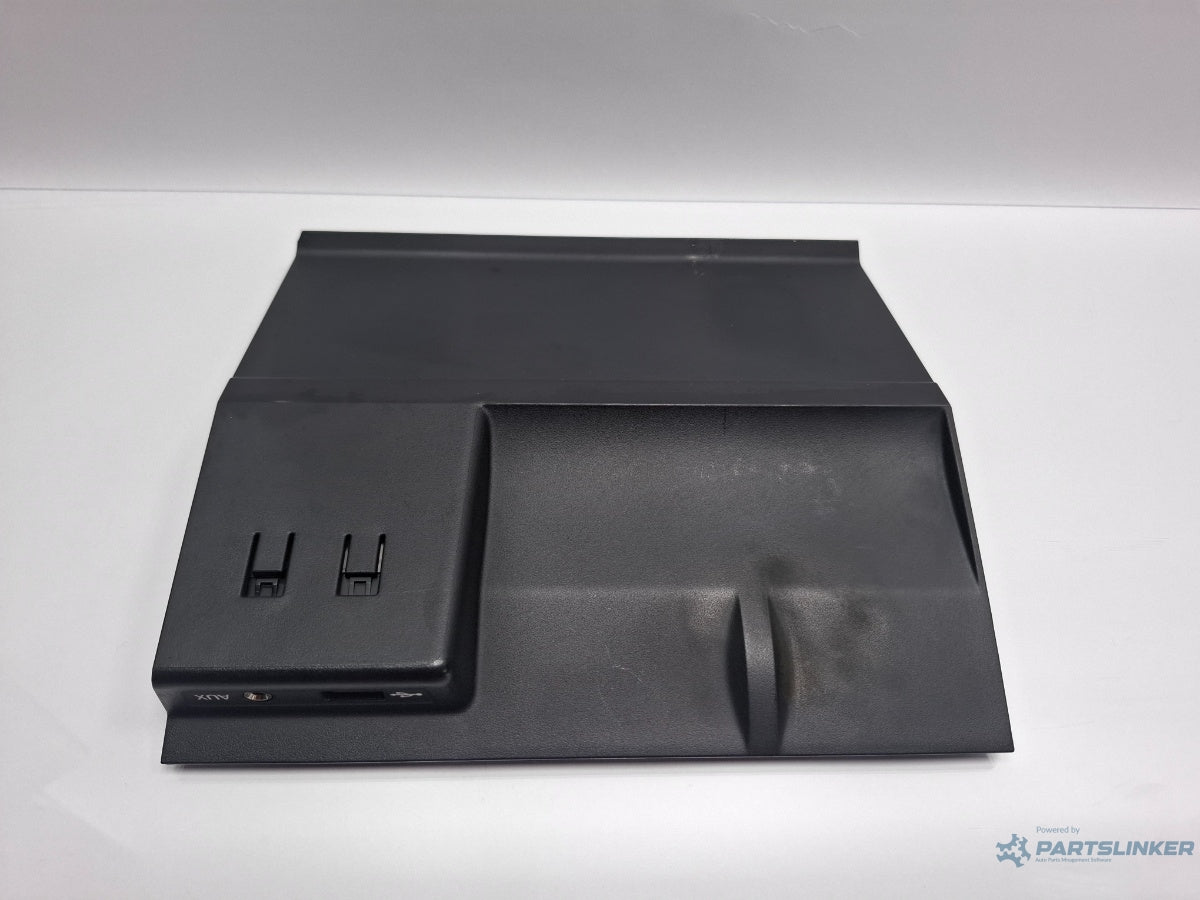 Mufa Auxiliara / USB SKODA OCTAVIA Combi 5E5 2012 - > TDI CKFC, CRMB, CYKA 5E1857367