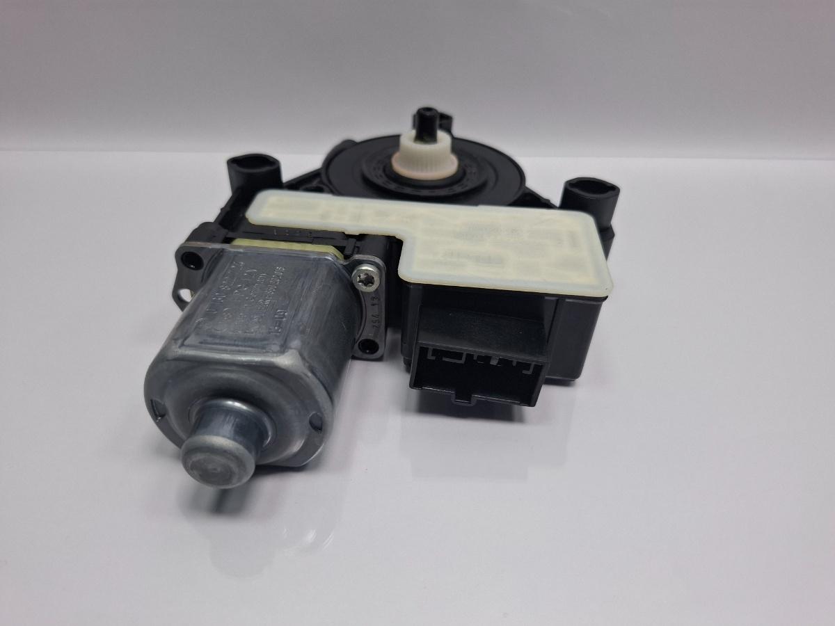Motoras macara geam dreapta spate SKODA OCTAVIA Combi 5E5 2012 - > TDI CKFC, CRMB, CYKA 5Q0959812A