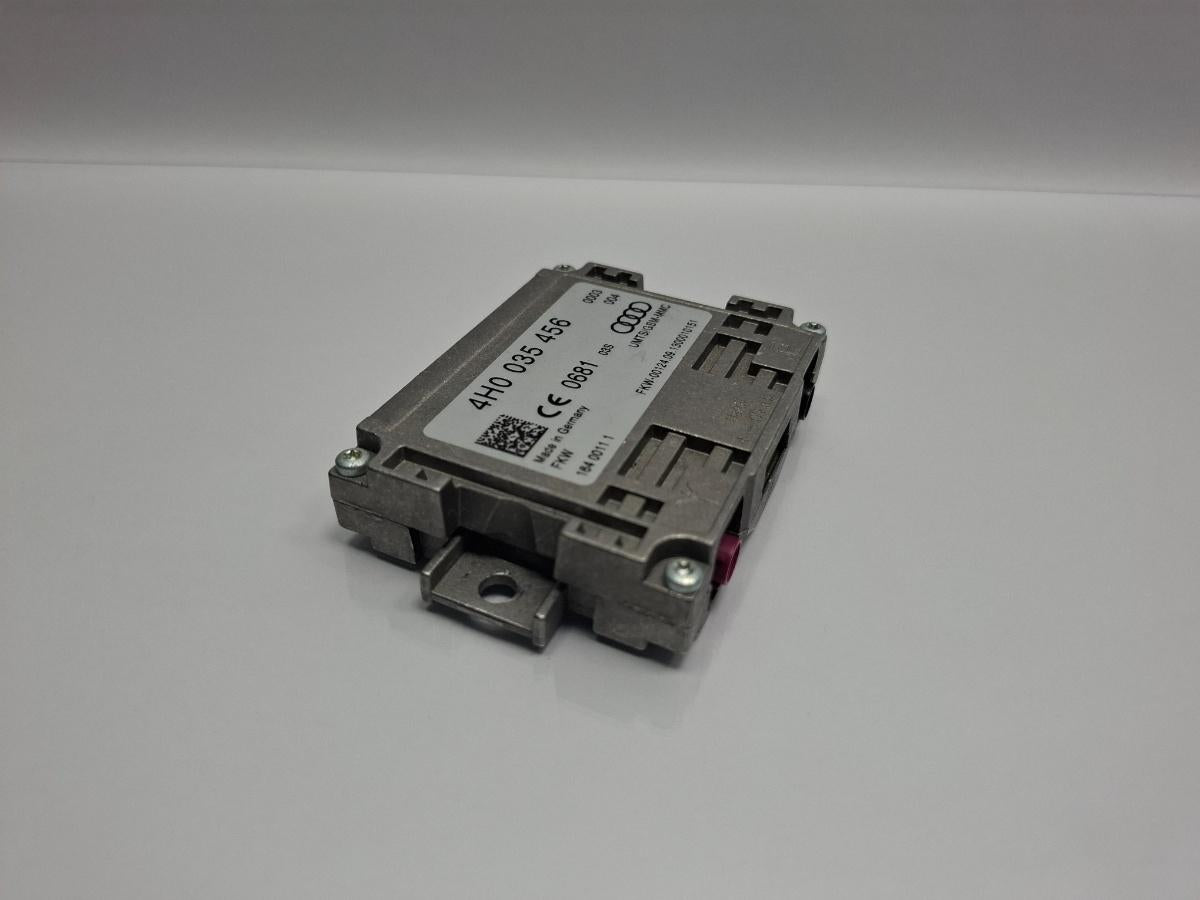 Amplificator  antena SKODA OCTAVIA Combi 5E5 2012 - > TDI CKFC, CRMB, CYKA 4H0035456