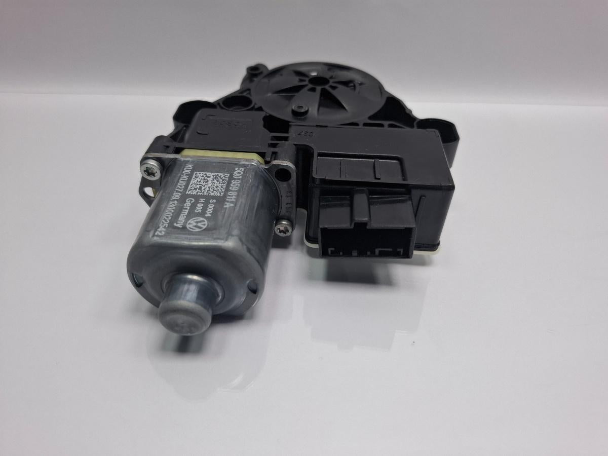 Motoras macara geam stanga spate SKODA OCTAVIA Combi 5E5 2012 - > TDI CKFC, CRMB, CYKA BOSCH 0130822725 5Q0959811A