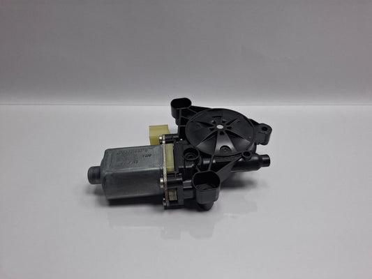 Motoras macara geam dreapta fata SKODA OCTAVIA Combi 5E5 2012 - > TDI CKFC, CRMB, CYKA BOSCH 0130822716 5Q0959802B
