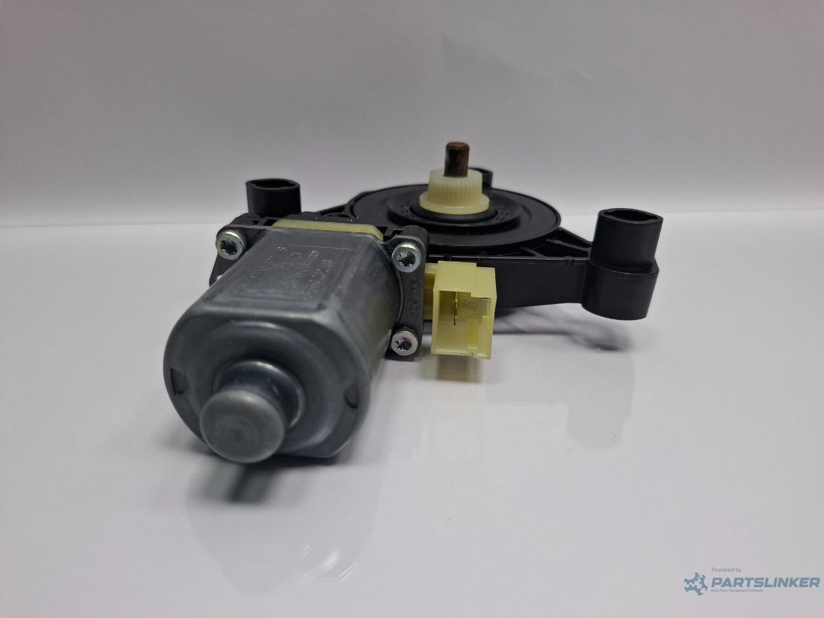 Motoras macara geam dreapta fata SKODA OCTAVIA Combi 5E5 2012 - > TDI CKFC, CRMB, CYKA BOSCH 0130822716 5Q0959802B