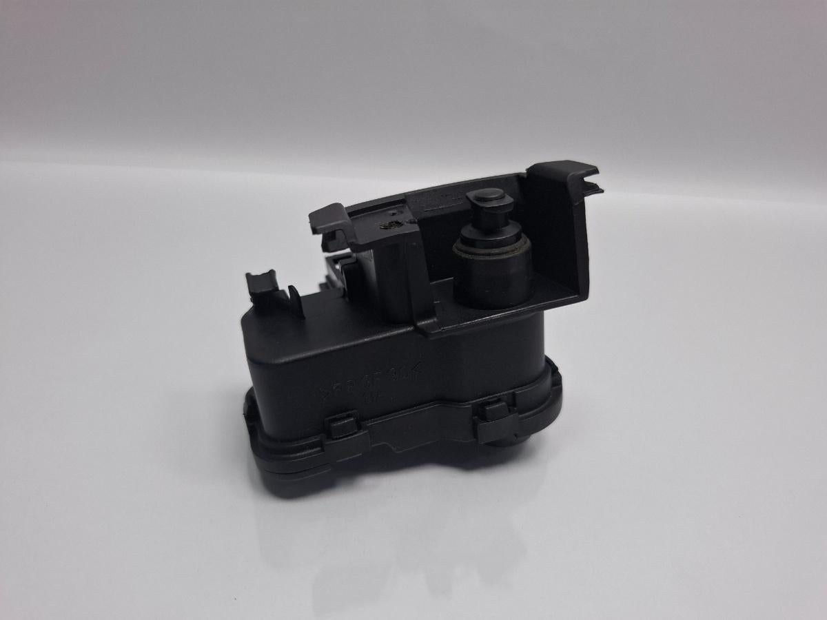 Motoras usita rezervor SKODA OCTAVIA Combi 5E5 2012 - > TDI CKFC, CRMB, CYKA 7P0810773D
