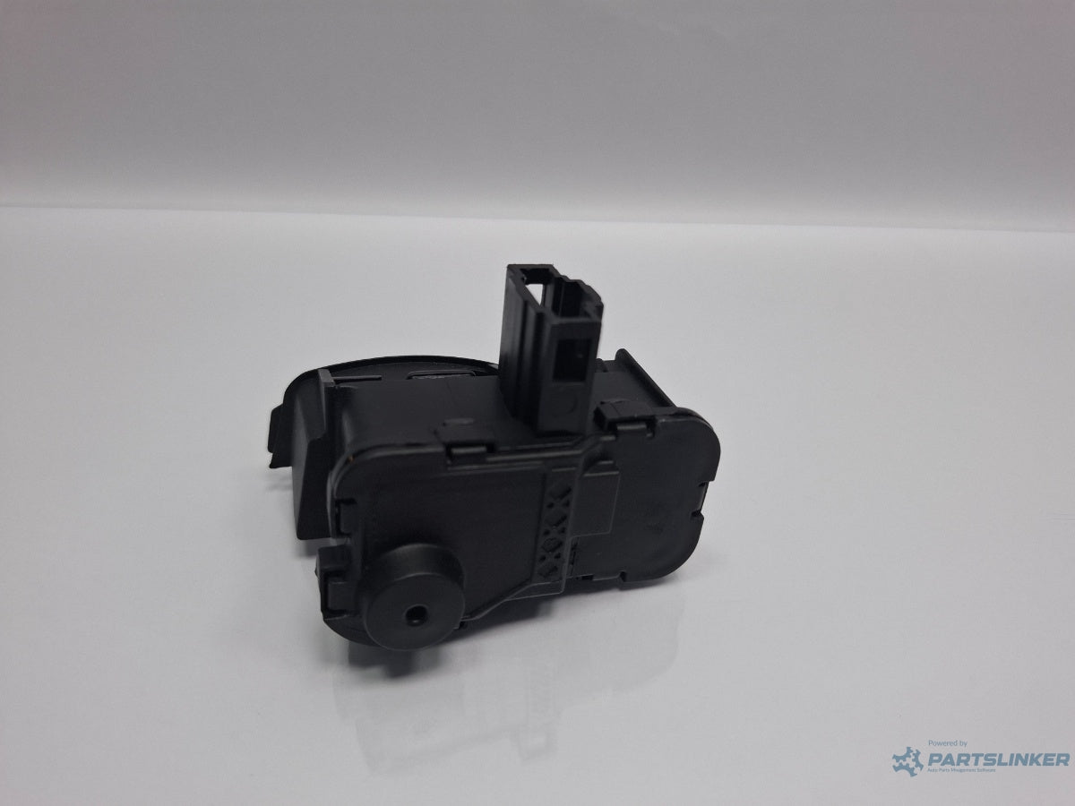 Motoras usita rezervor SKODA OCTAVIA Combi 5E5 2012 - > TDI CKFC, CRMB, CYKA 7P0810773D