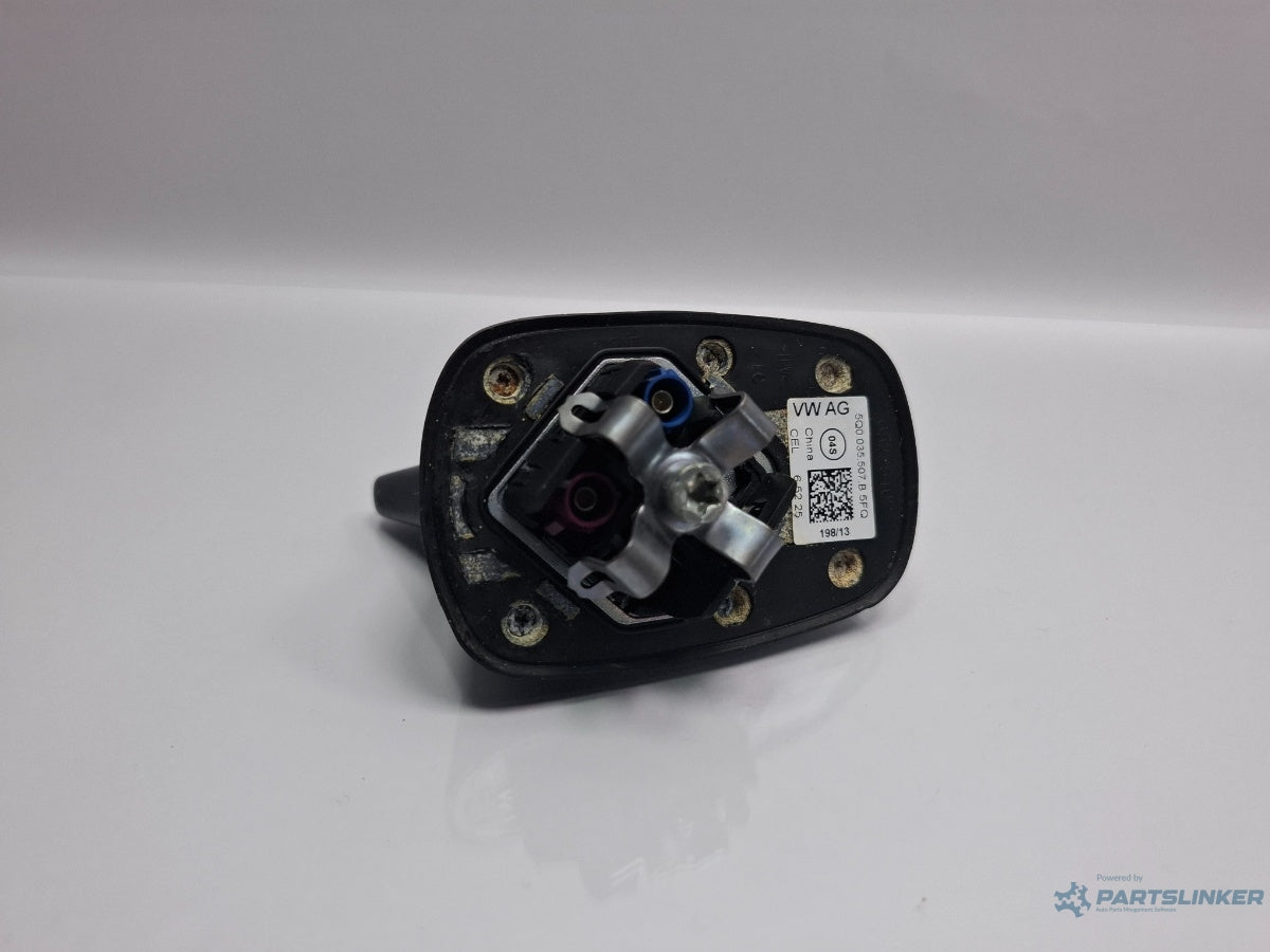 Antena SKODA OCTAVIA Combi 5E5 2012 - > TDI CKFC, CRMB, CYKA 5Q0035507B