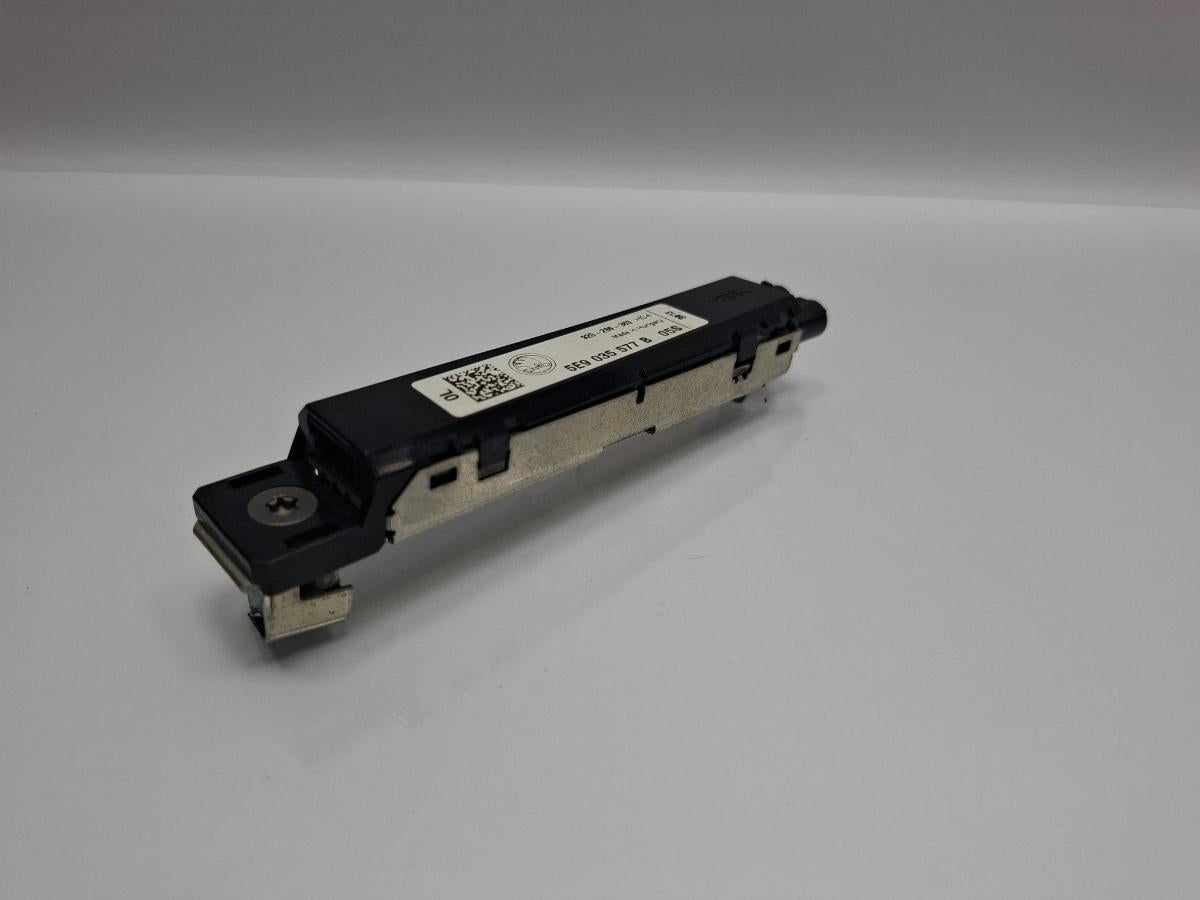 Amplificator antena SKODA OCTAVIA Combi 5E5 2012 - > TDI CKFC, CRMB, CYKA 5E9035577B