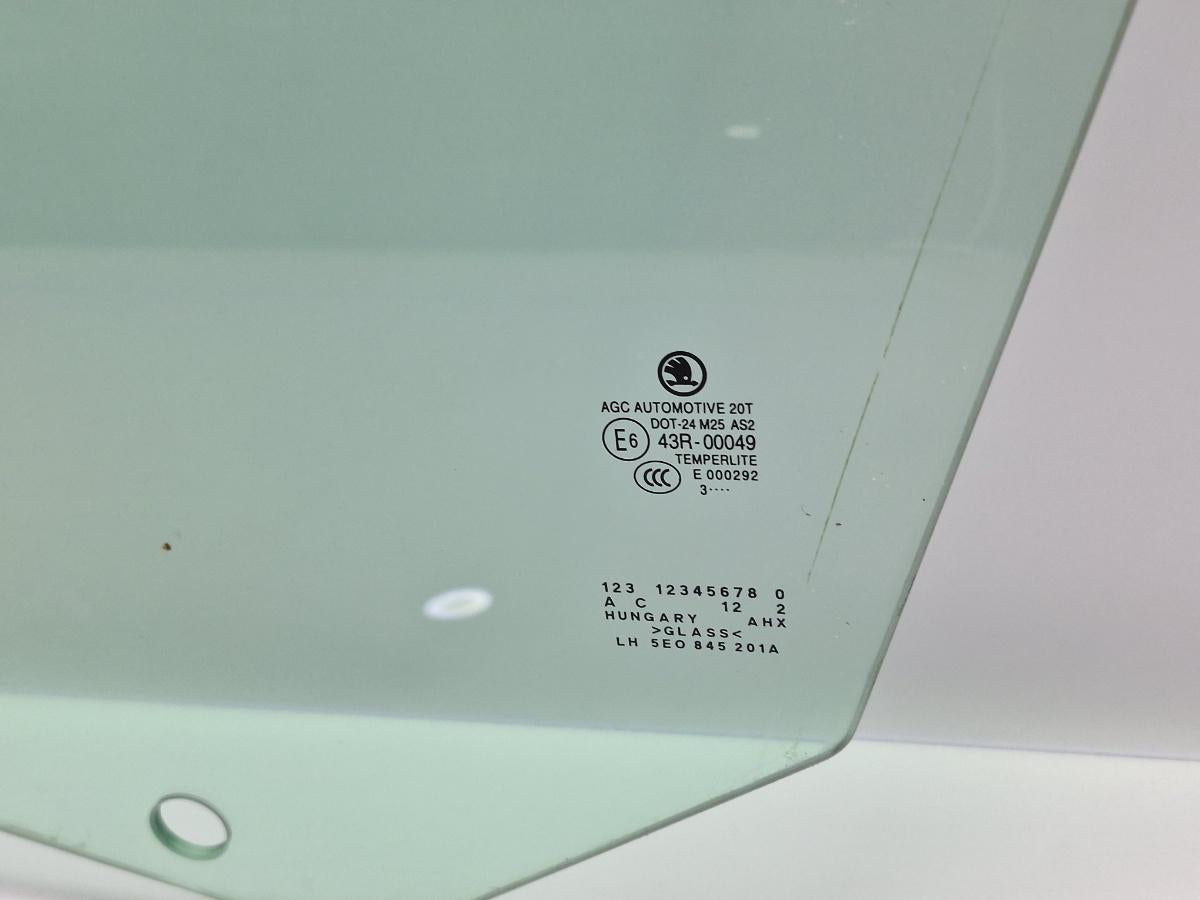 Geam usa stanga fata SKODA OCTAVIA Combi 5E5 2012 - > TDI CKFC, CRMB, CYKA AGC 43R-00049 5E0845201A