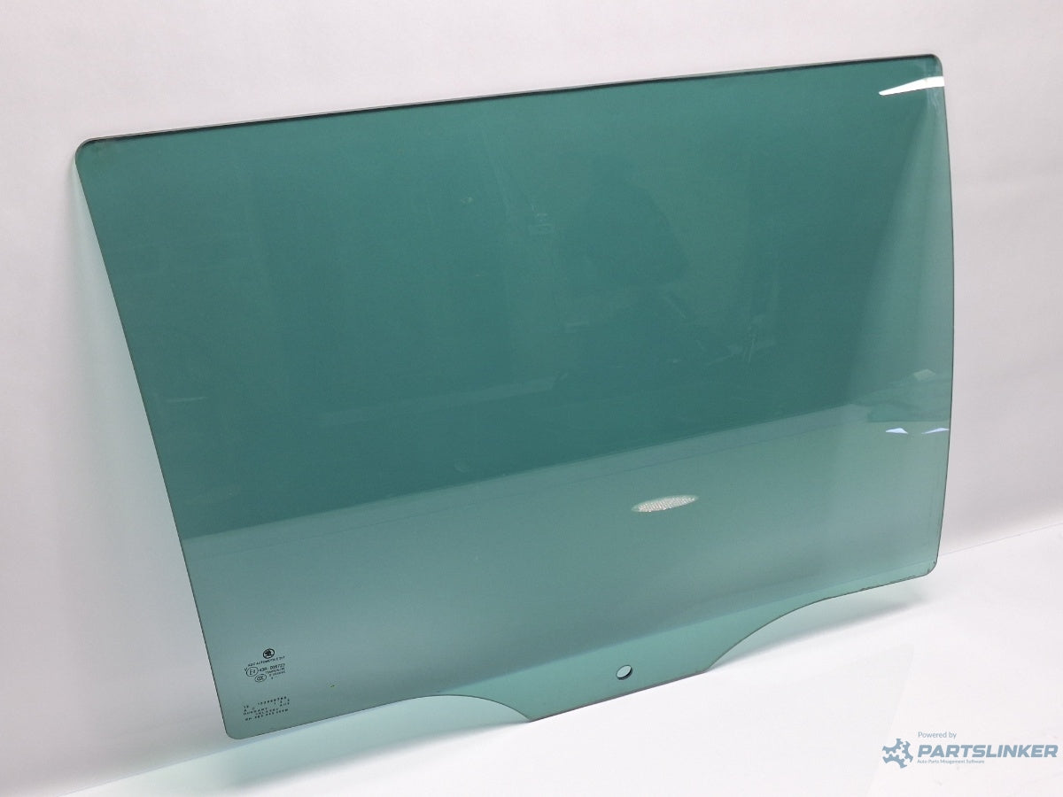 Geam usa dreapta spate SKODA OCTAVIA Combi 5E5 2012 - > TDI CKFC, CRMB, CYKA AGC 43R-006723 5E9845206B